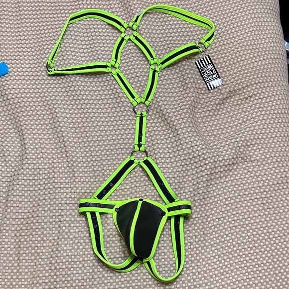 Cellblock 13 diamond back Neon Green and Black Harness